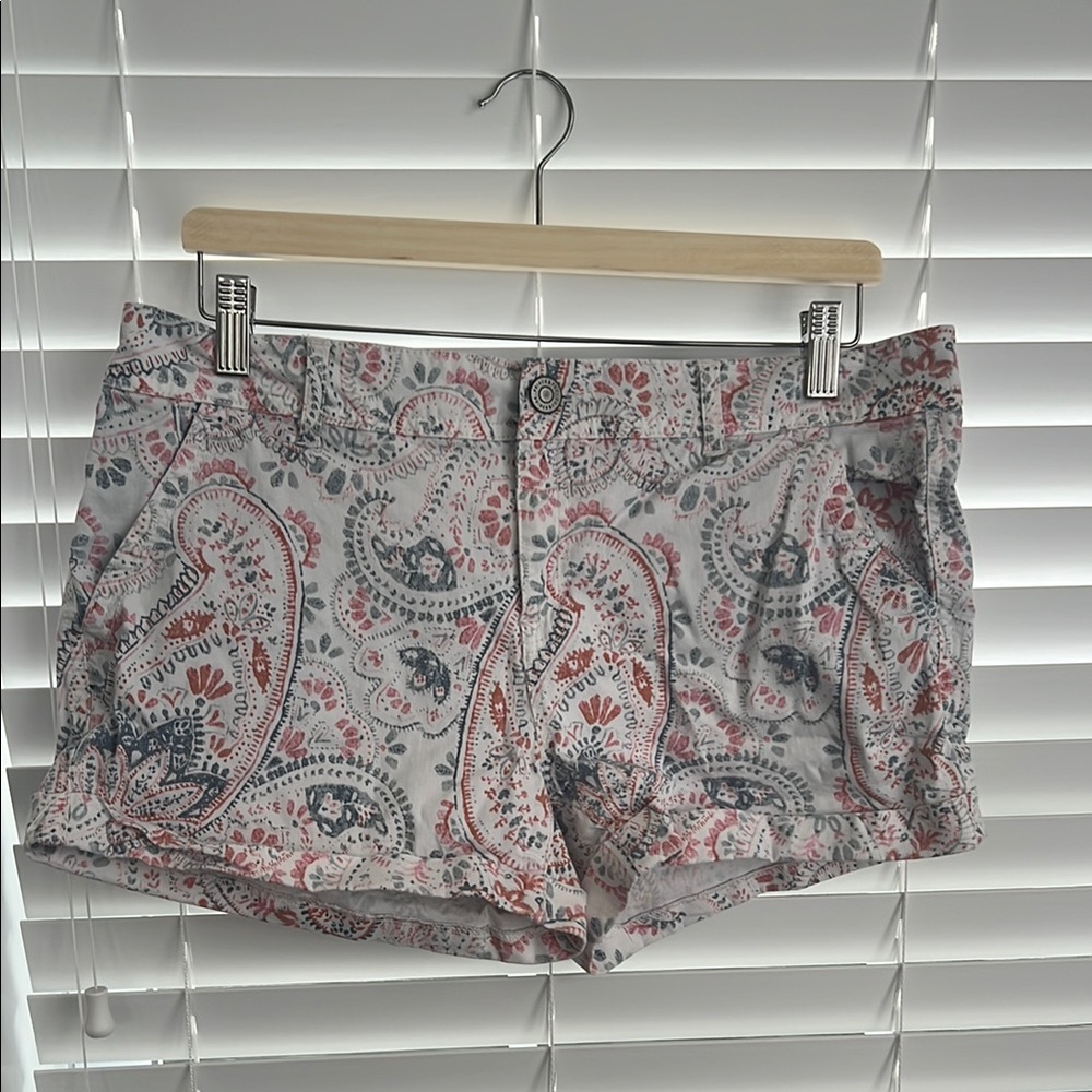 Prince & Fox White and Red Bermudas